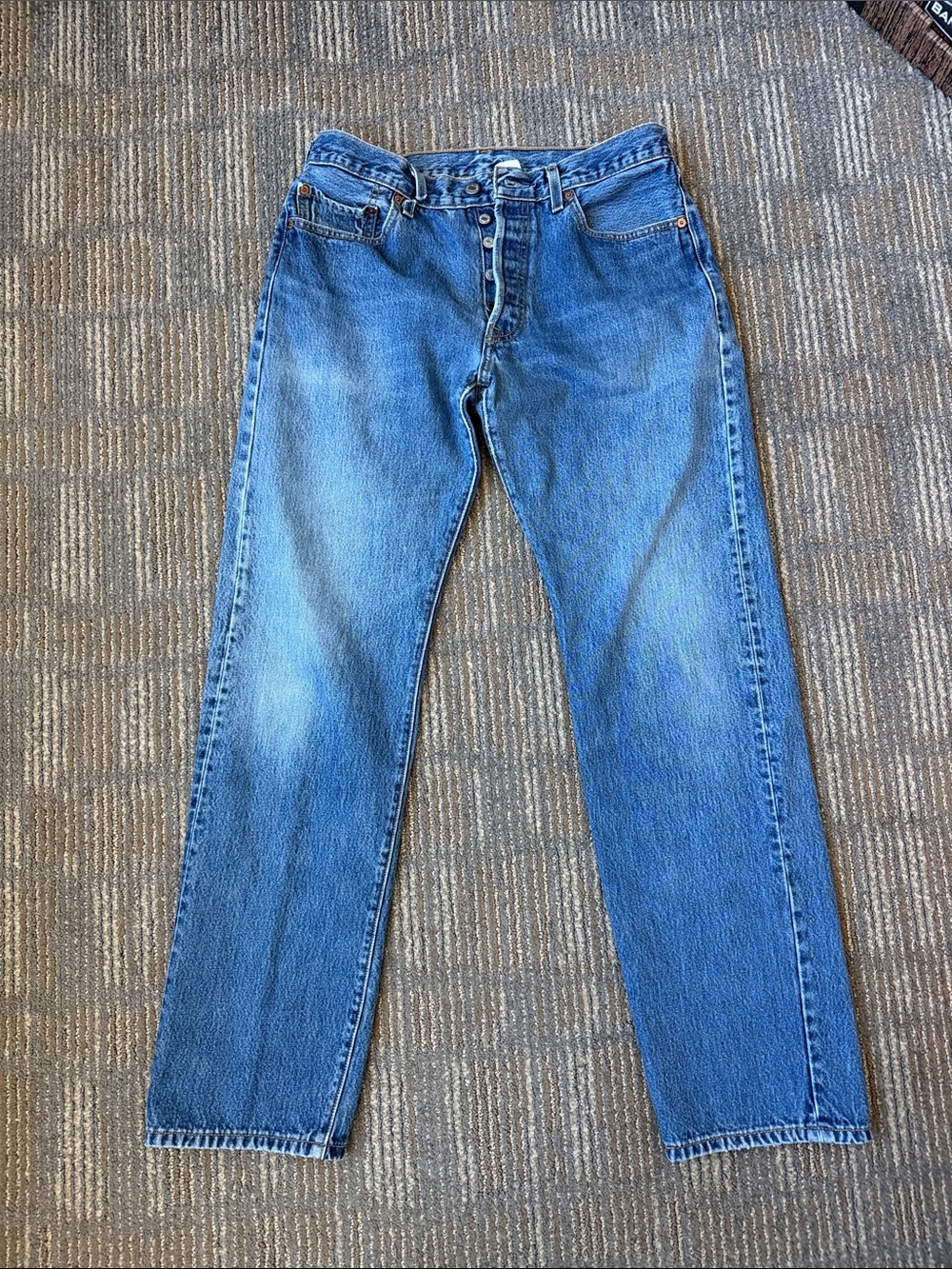 Vintage Levi’s 501 button fly jeans 34 x 34